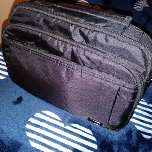 Lug Cross body bag ... Scoop in Shimmer Black